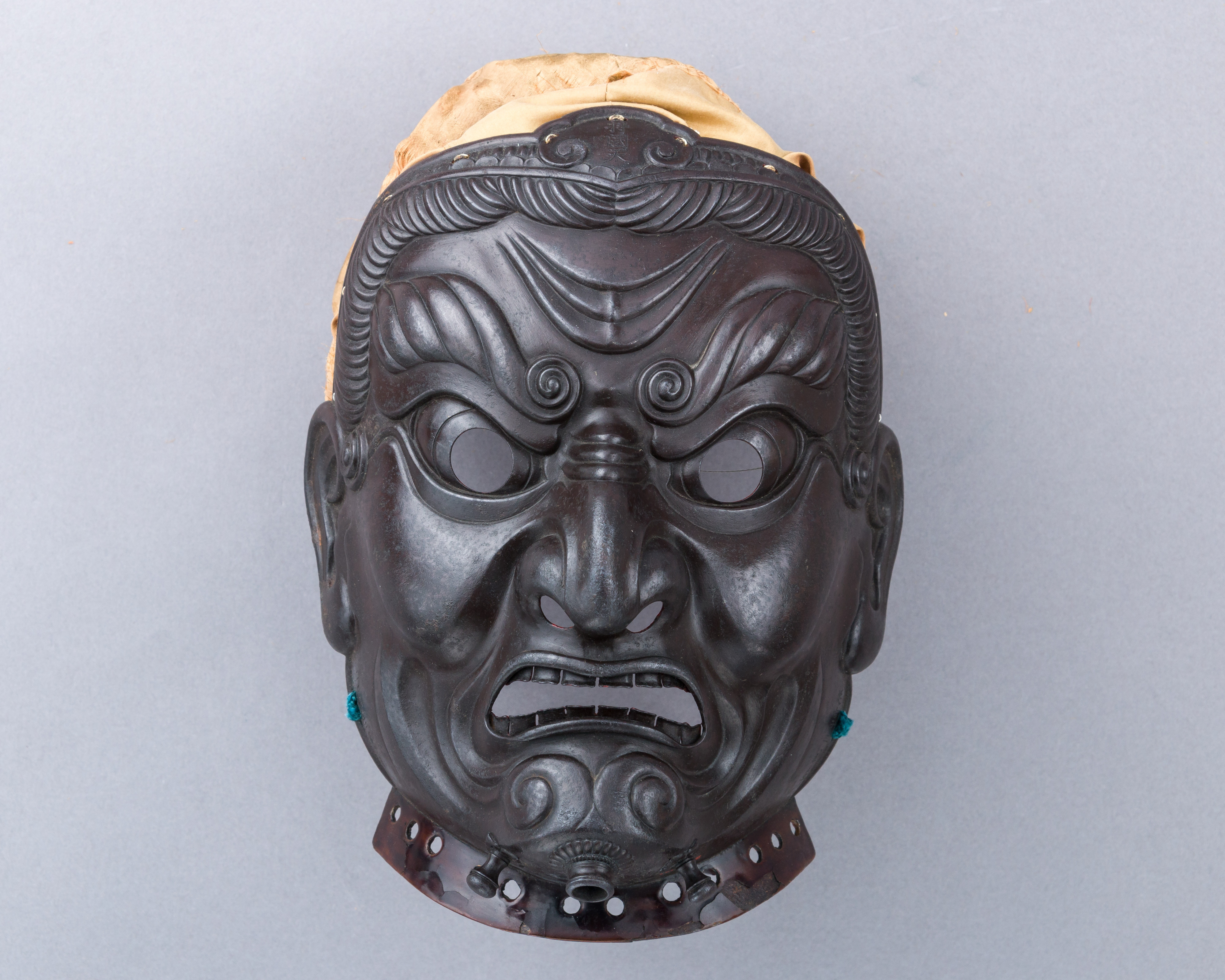 Armor Mask (Mempo)